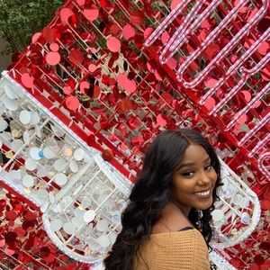 Meet your Posher, Mia